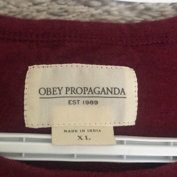 Obey -burgundy with black print tee - Picture 3 of 4